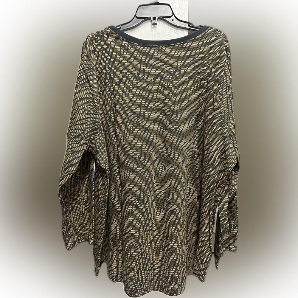 Nike Women’s Long Sleeves - Picture 2 of 2